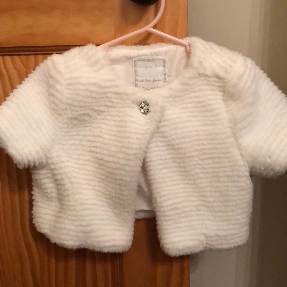 White faux fur kids cape